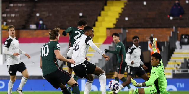  热刺关键战失利退出冠军争夺  